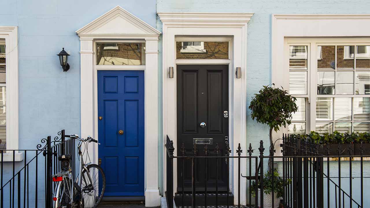 Who Should Pay for a Lease Extension Buyer or Seller