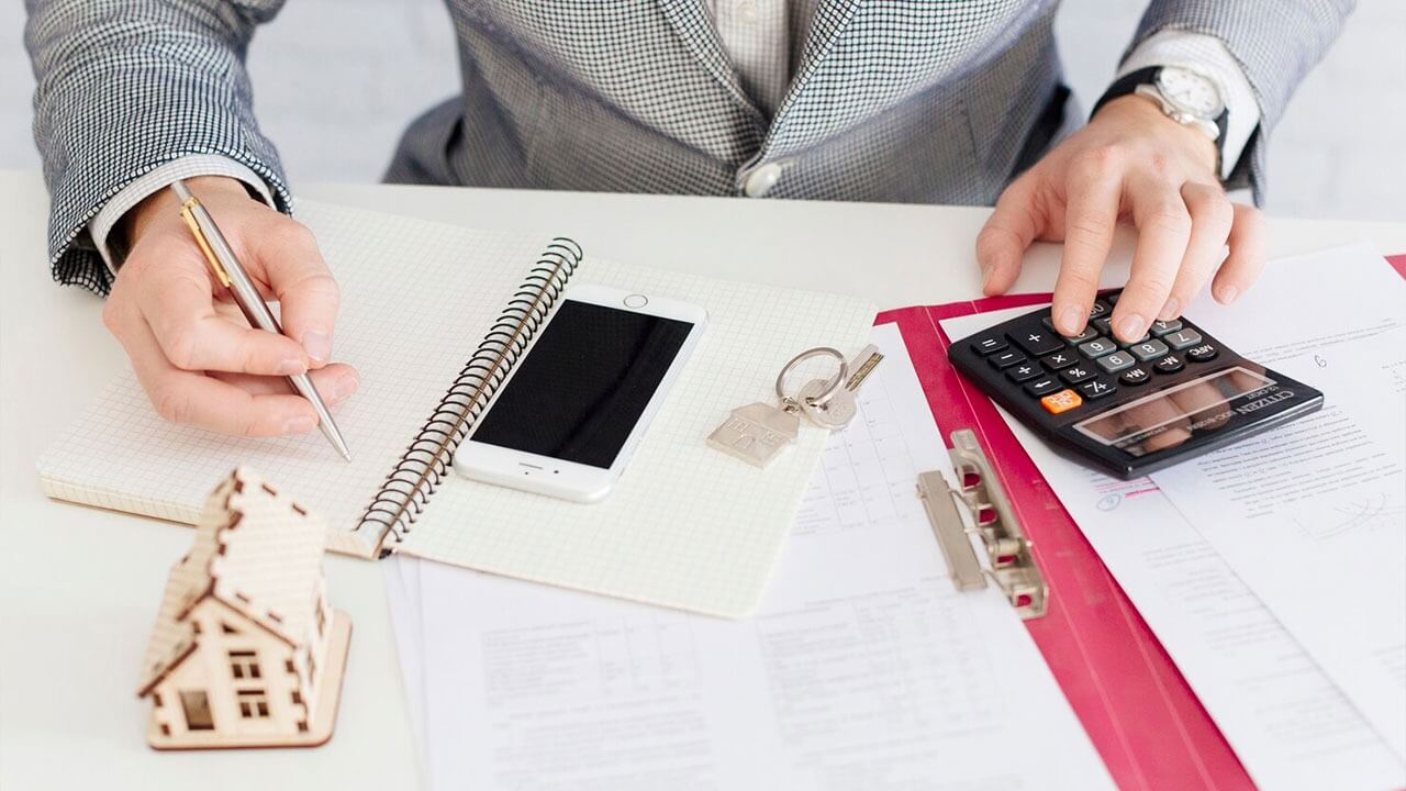 Leasehold property valuation for lease extension in the UK